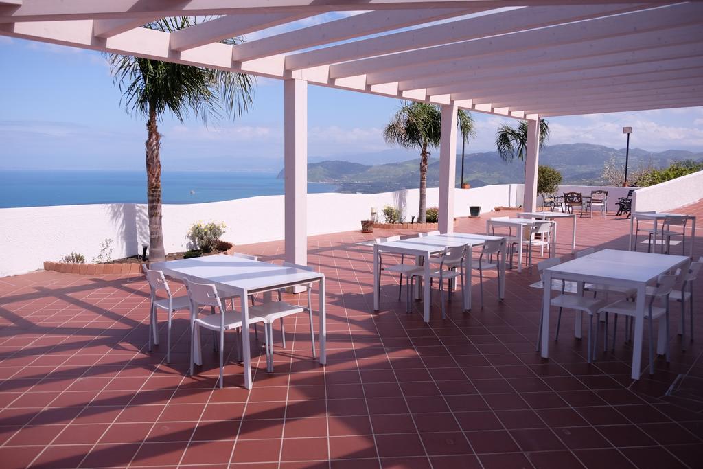 Alta Marea Hotell Gioiosa Marea Exteriör bild