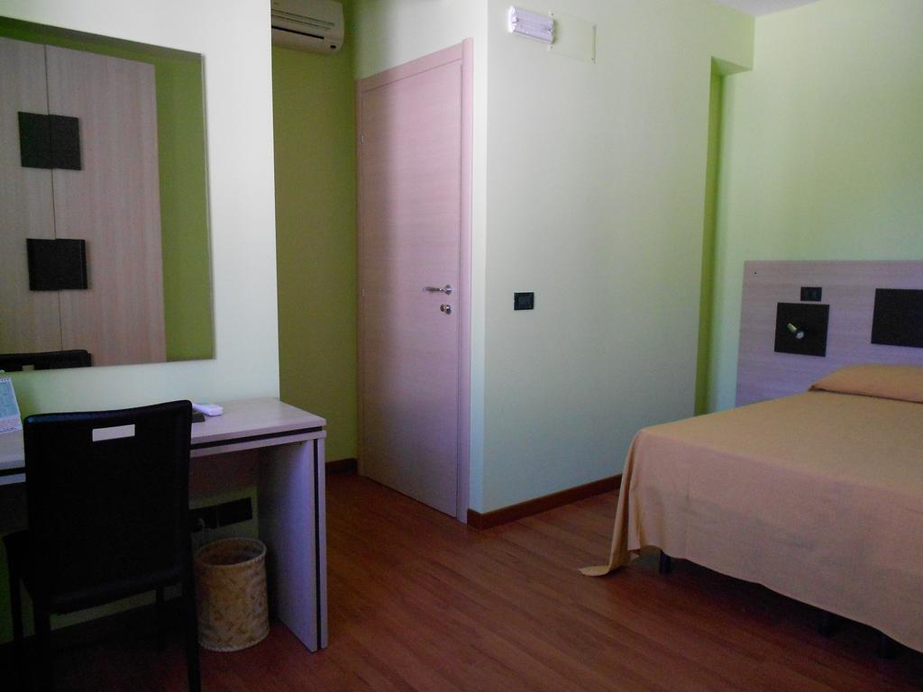 Alta Marea Hotell Gioiosa Marea Rum bild