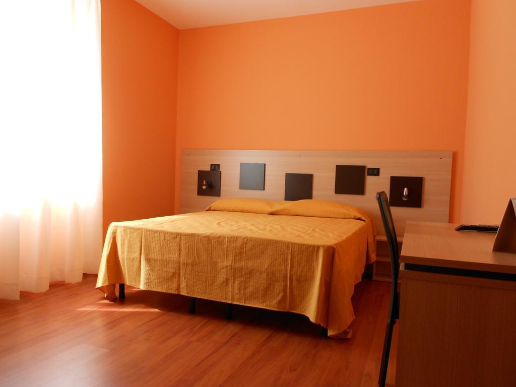Alta Marea Hotell Gioiosa Marea Rum bild